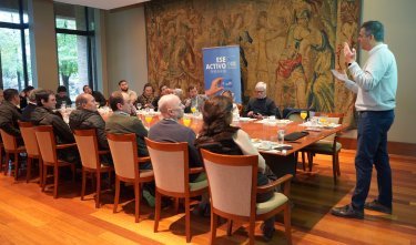 Desayuno Alumni profundizó en las nuevas audiencias del deporte en Chile